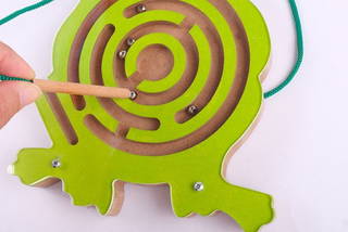 Montessori Ahşap Kurbağa Manyetik Labirent